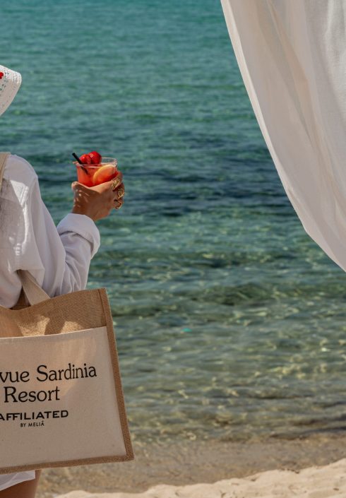 Free your soul in the pristine blue of an authentic dream. Welcome to Sardinia.